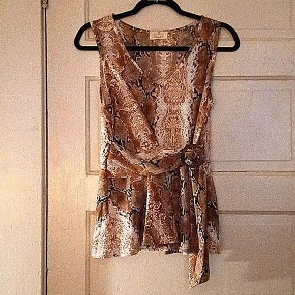 EMBER Women's Top - Picture 1 of 5